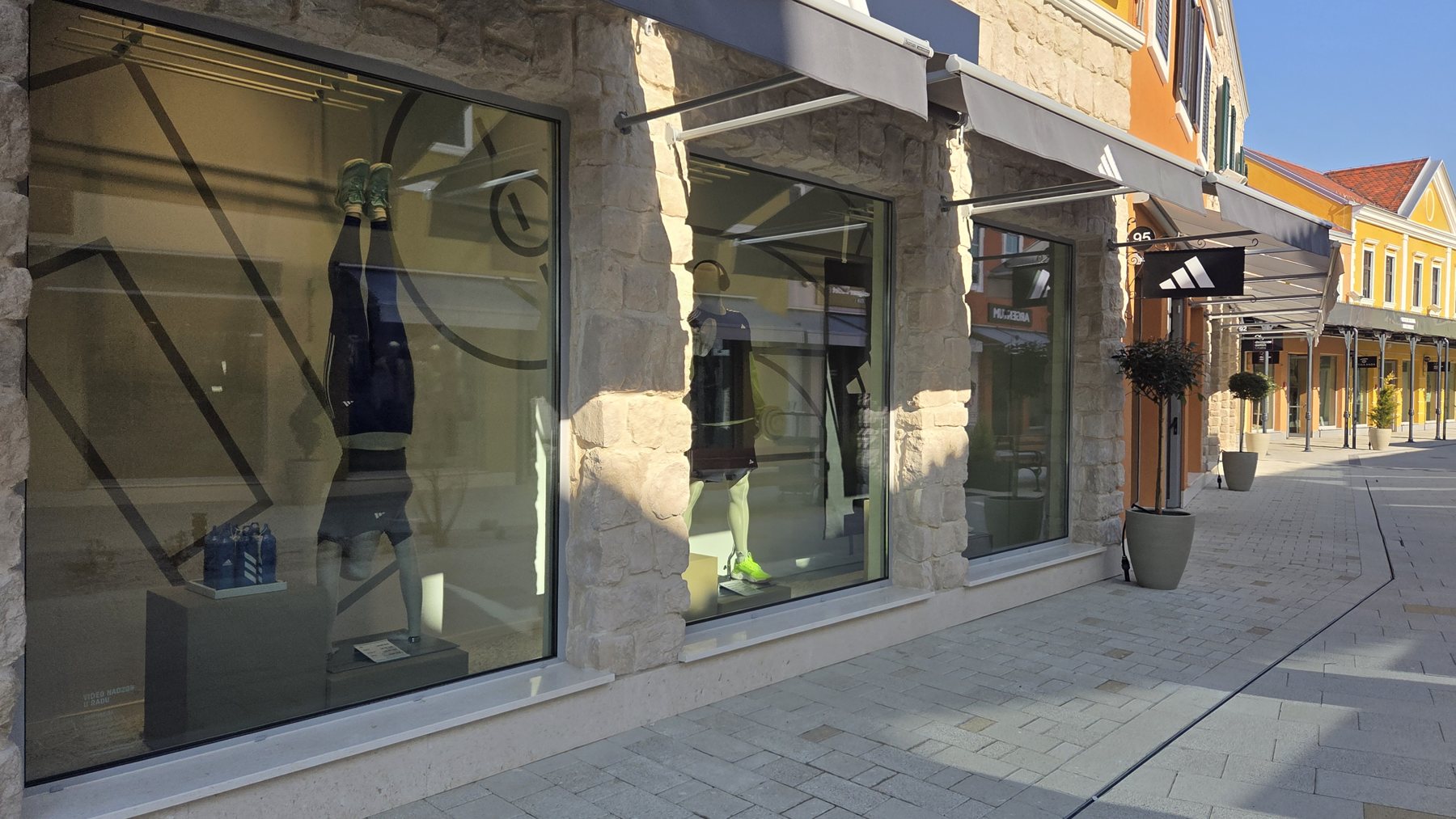 Designer Outlet Croatia, Schaufenster